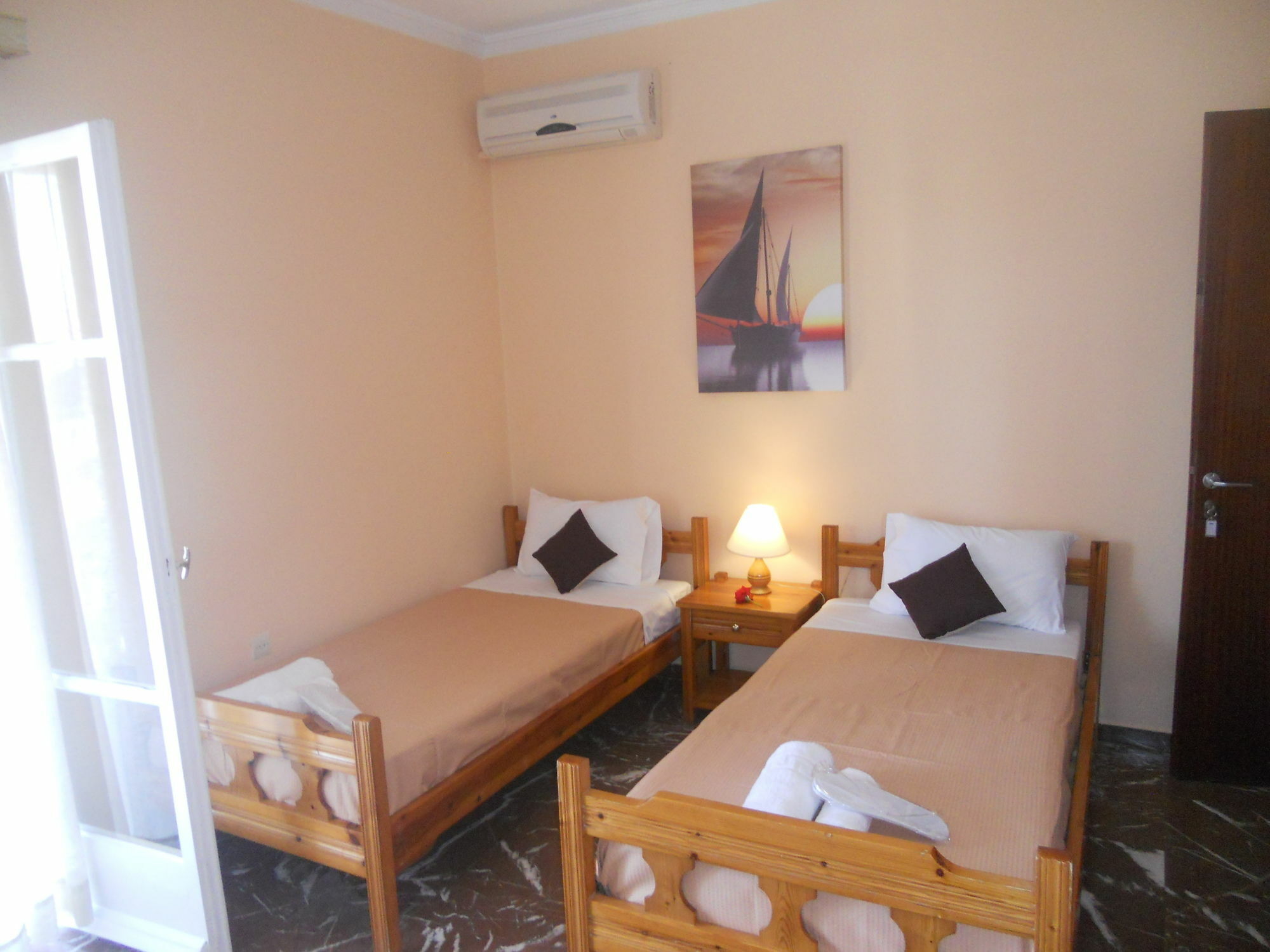 Elli Marina Studios&apartments 2*