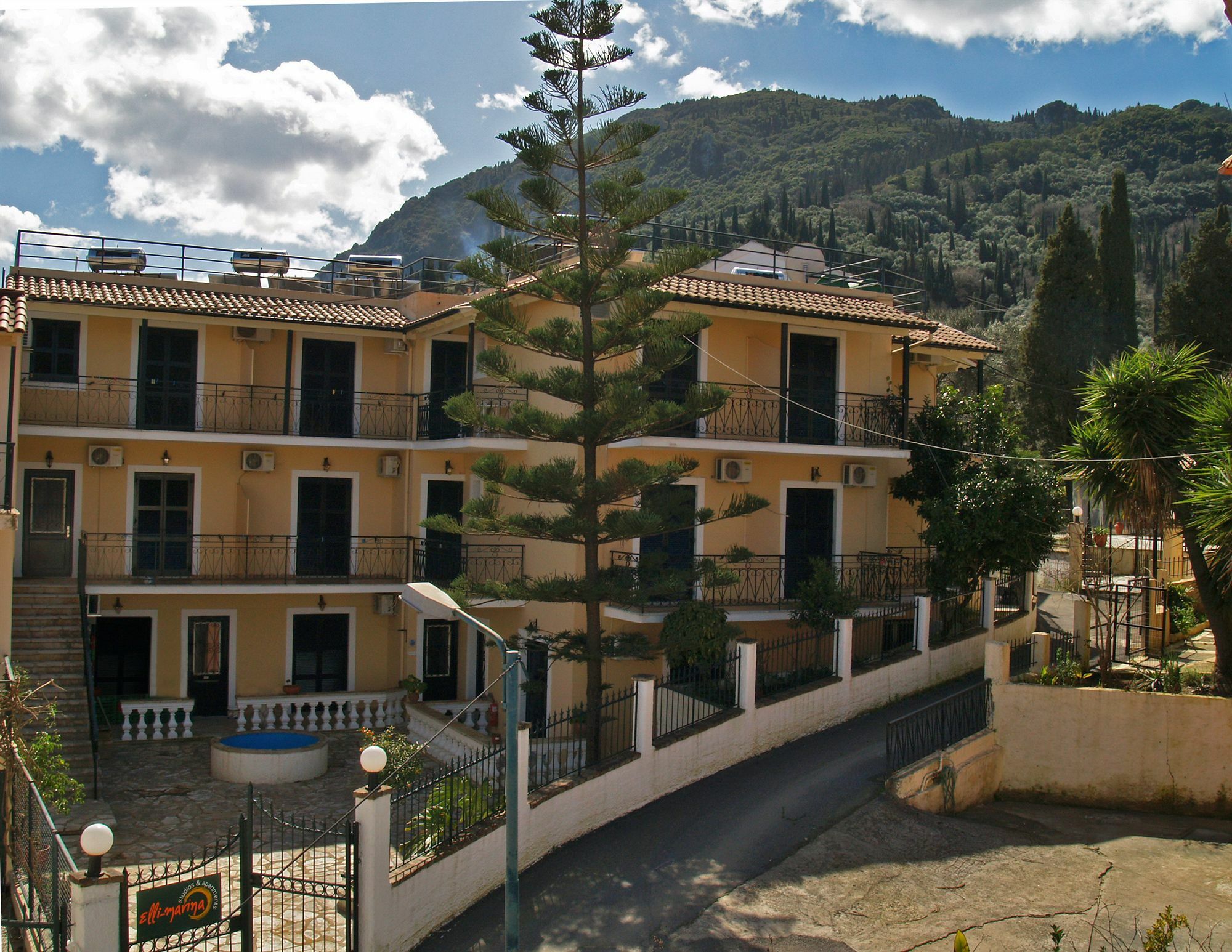 Elli Marina And Aparthotel 2*
